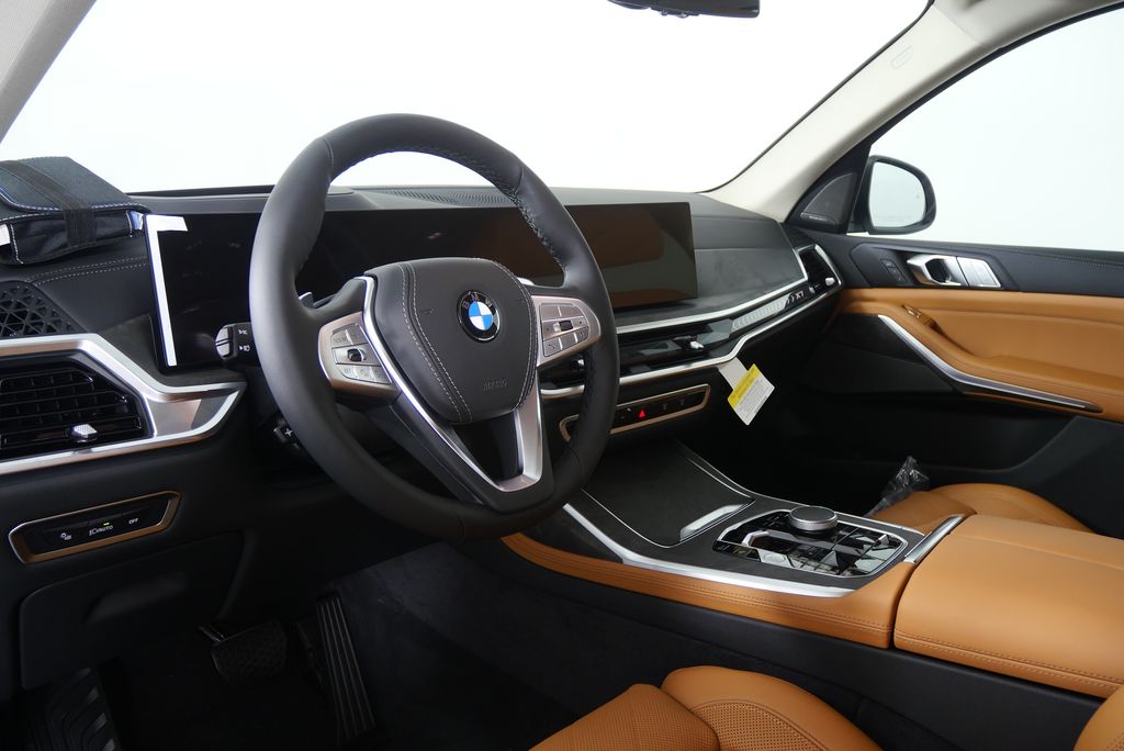 Thumbnail: 2026 BMW X7 - 12