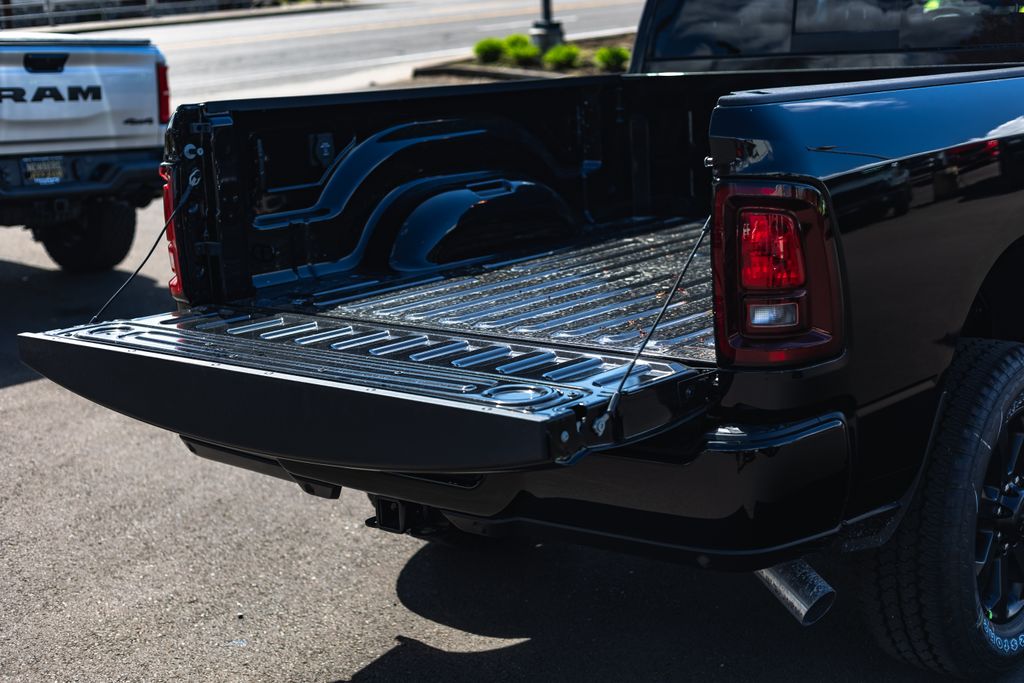 2026 Ram 2500 Black Express Tradesman thumbnail 10
