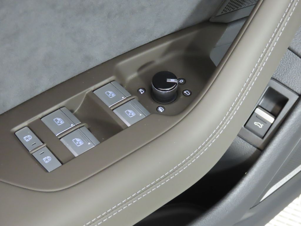 Thumbnail: 2025 Audi A6 - 30