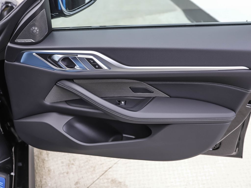 Thumbnail: 2025 BMW 4 Series - 28