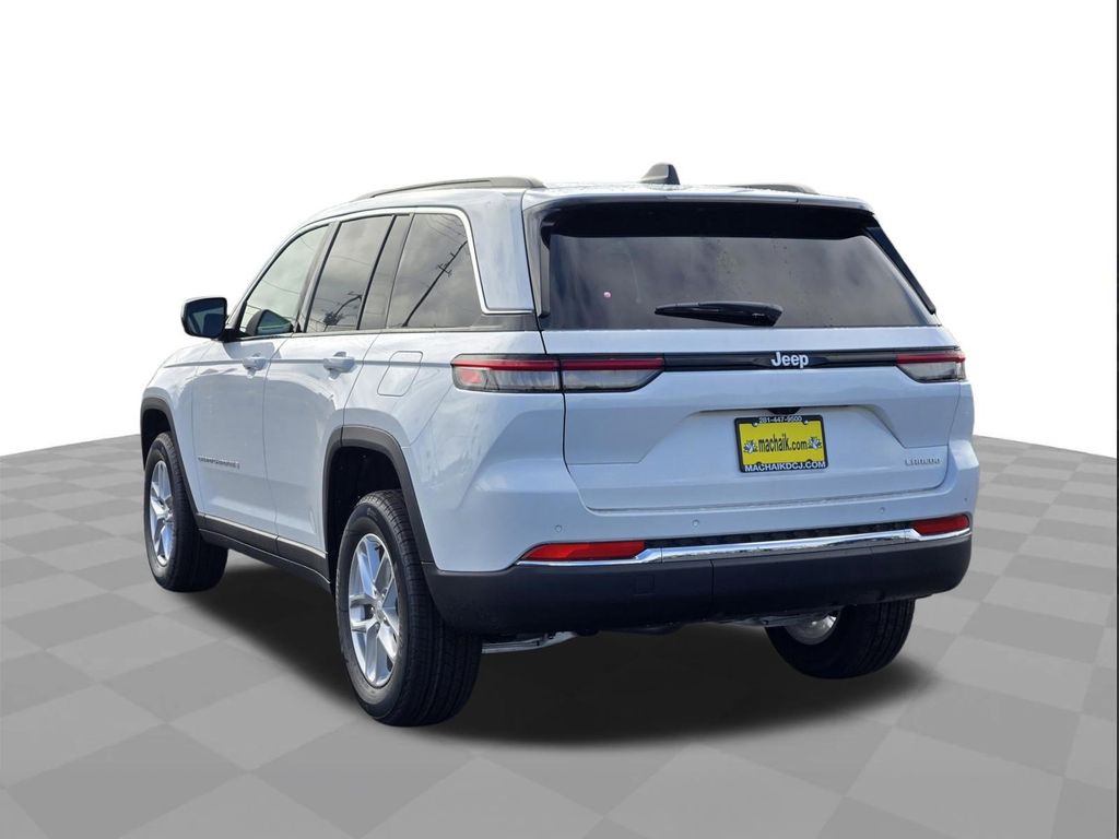 2026 Jeep Grand Cherokee Laredo - 3