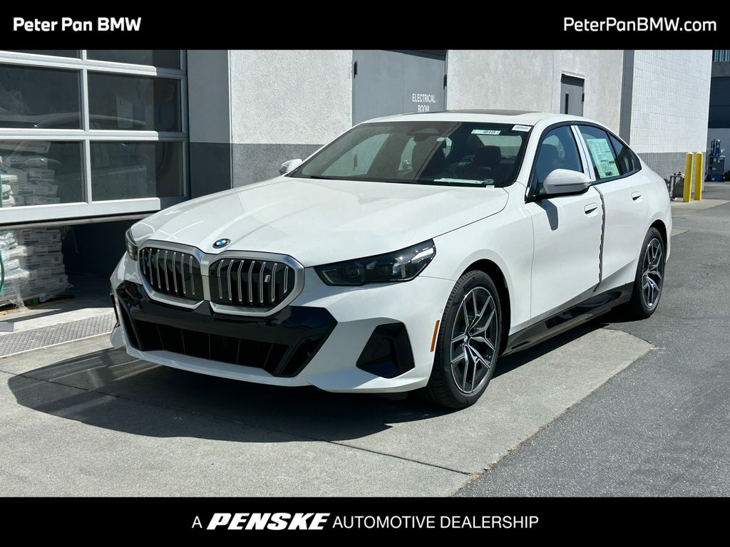 2026 BMW i5 eDrive40 Hero Image