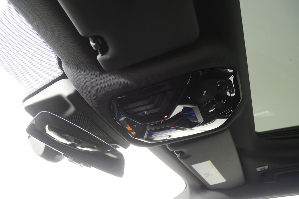 Thumbnail: 2025 BMW 5 Series - 20