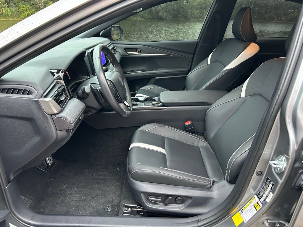 Thumbnail: 2025 Toyota Camry - 14