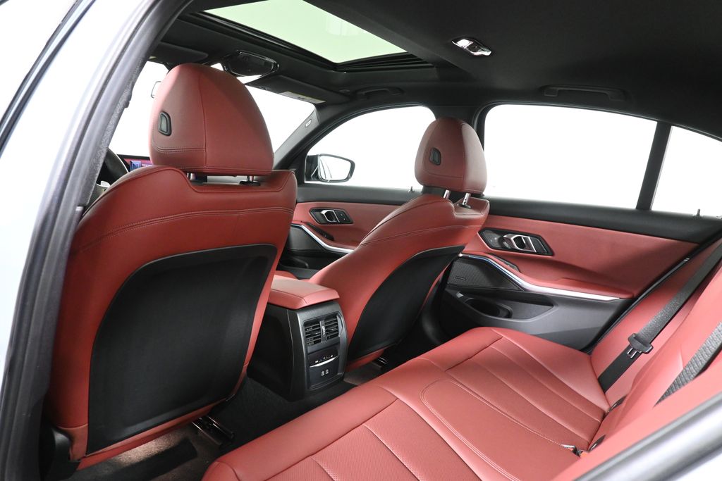 Thumbnail: 2024 BMW 3 Series - 28