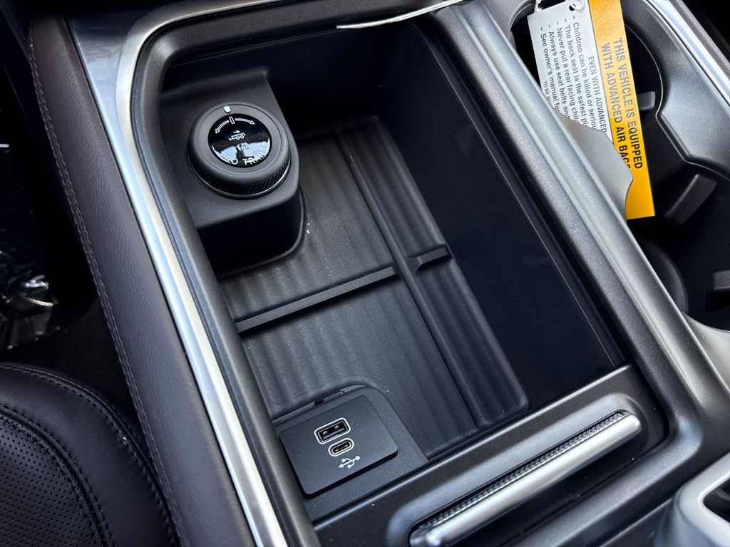New 2026 Black Ford Platinum image 32