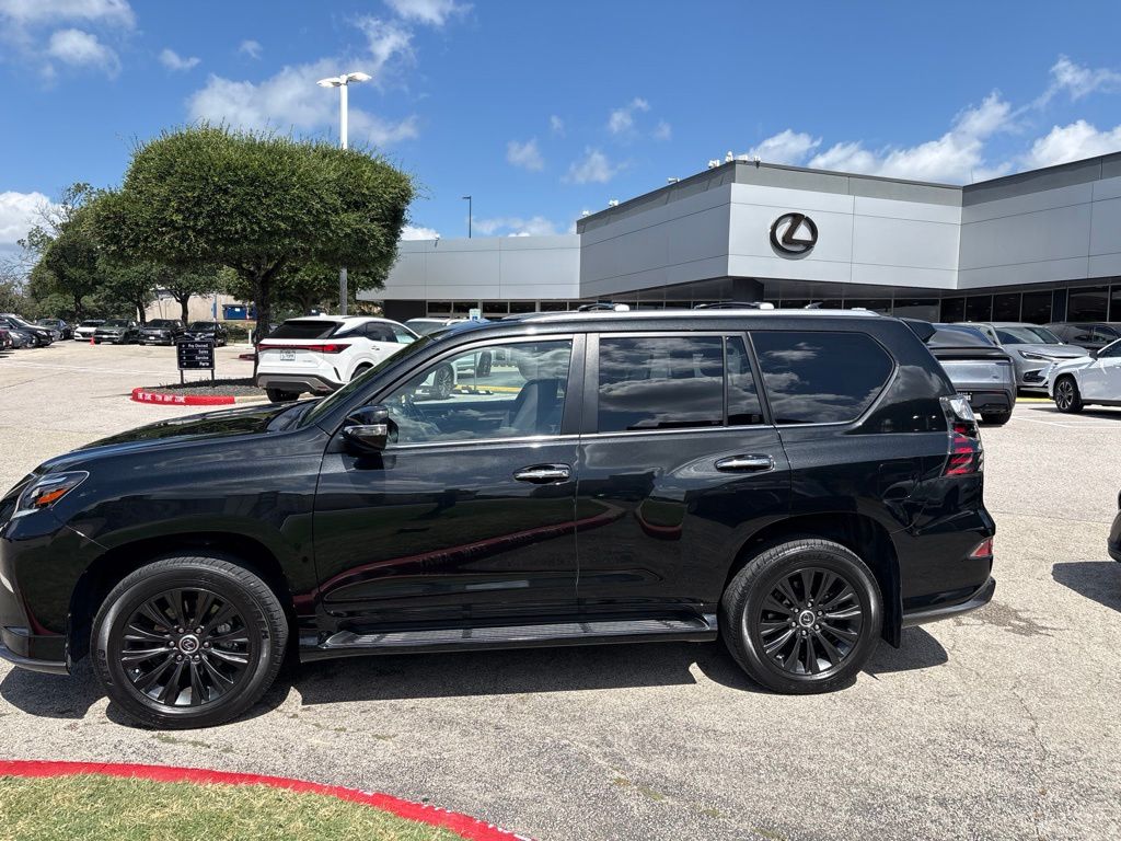 Thumbnail: 2023 Lexus GX - 2