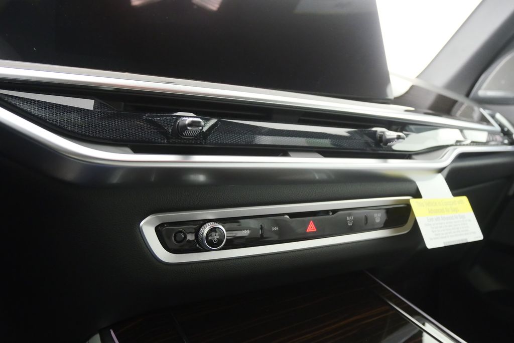 Thumbnail: 2026 BMW X5 - 21