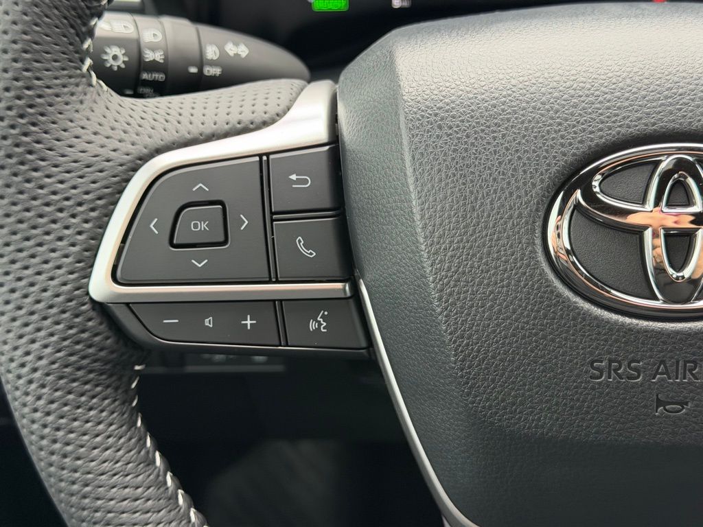 Thumbnail: 2026 Toyota Sienna - 11