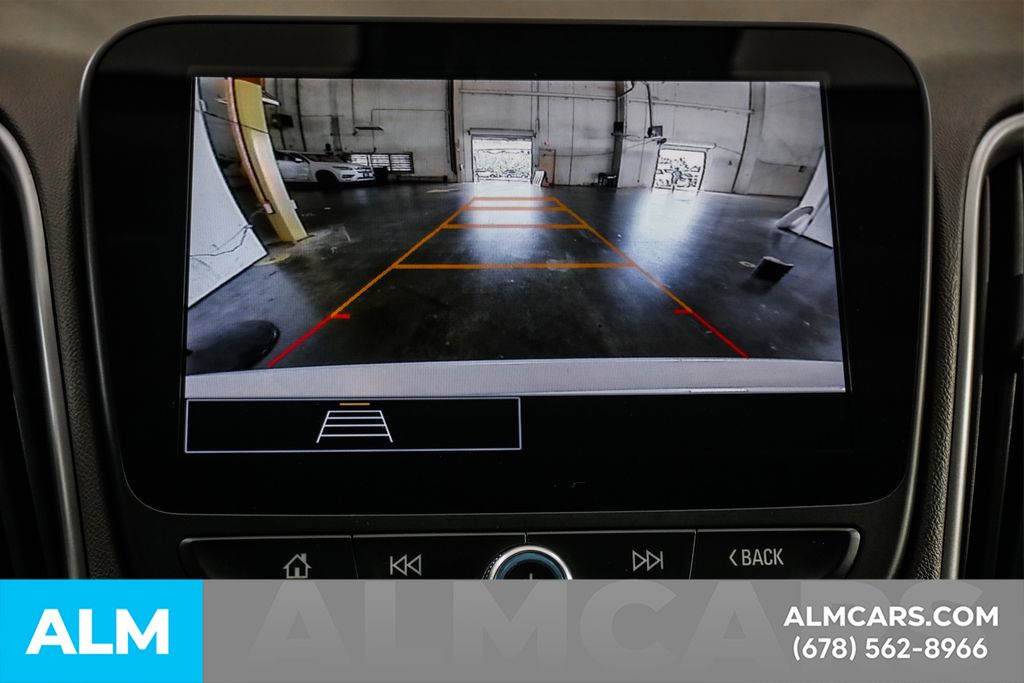 Used 2025 White Chevrolet LT image 33