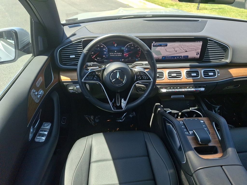 Thumbnail: 2025 Mercedes-Benz GLE - 11