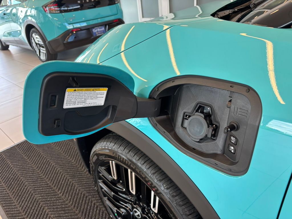 2026 Nissan Leaf PLATINUM+