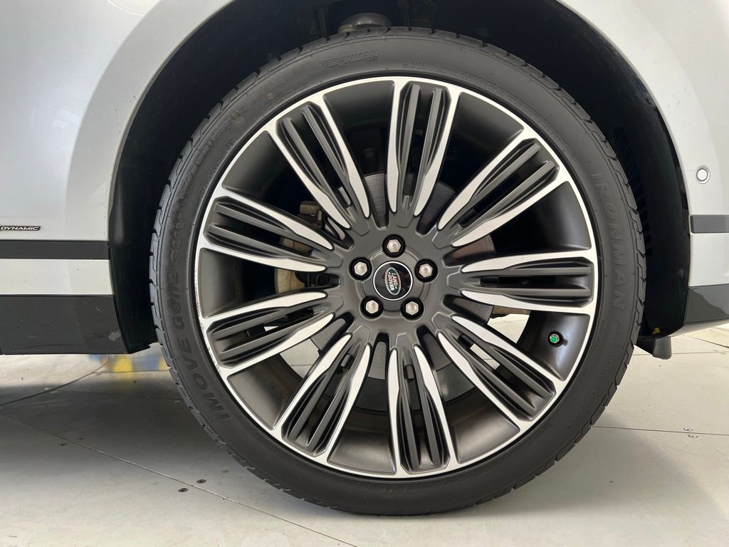 Thumbnail: 2020 Land Rover Range Rover Velar - 23