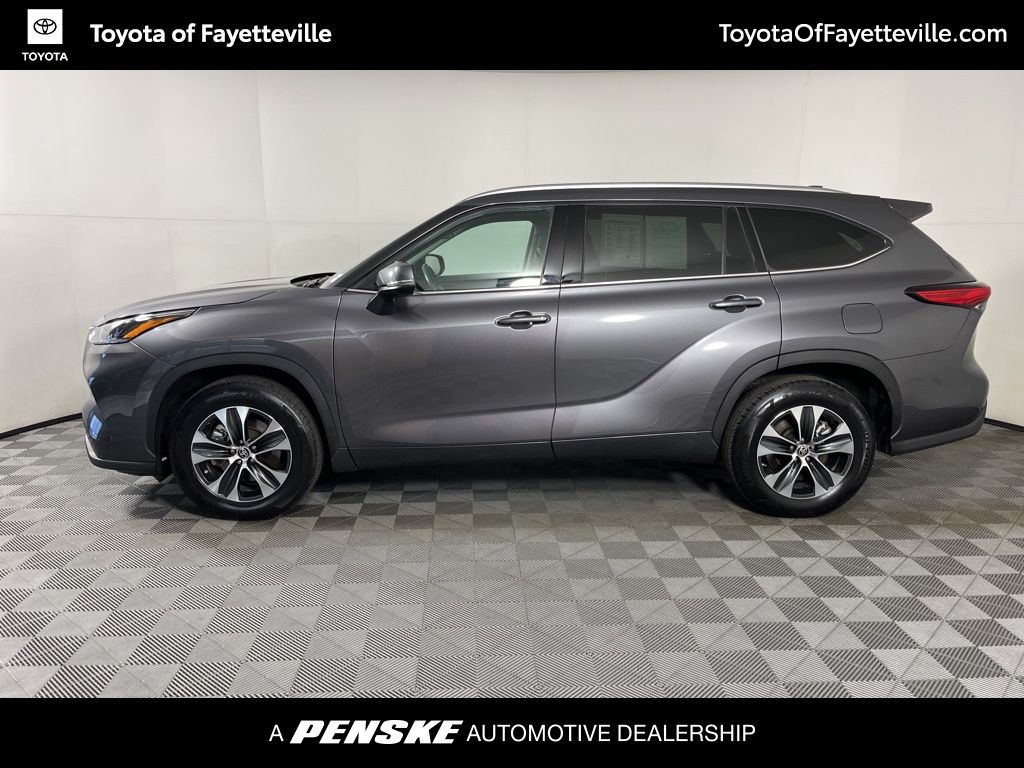 Thumbnail: 2021 Toyota Highlander - 2