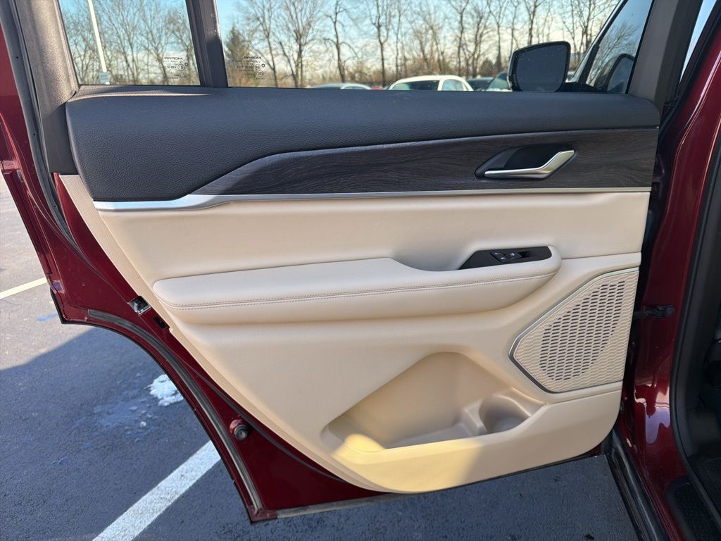 Thumbnail: 2021 Jeep Grand Cherokee L - 20