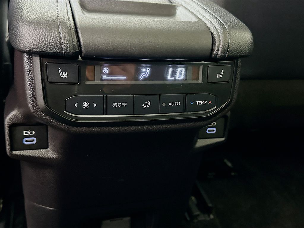 Thumbnail: 2025 Toyota Grand Highlander - 26