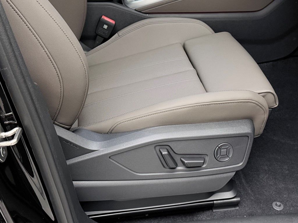 Thumbnail: 2025 Audi Q5 - 16