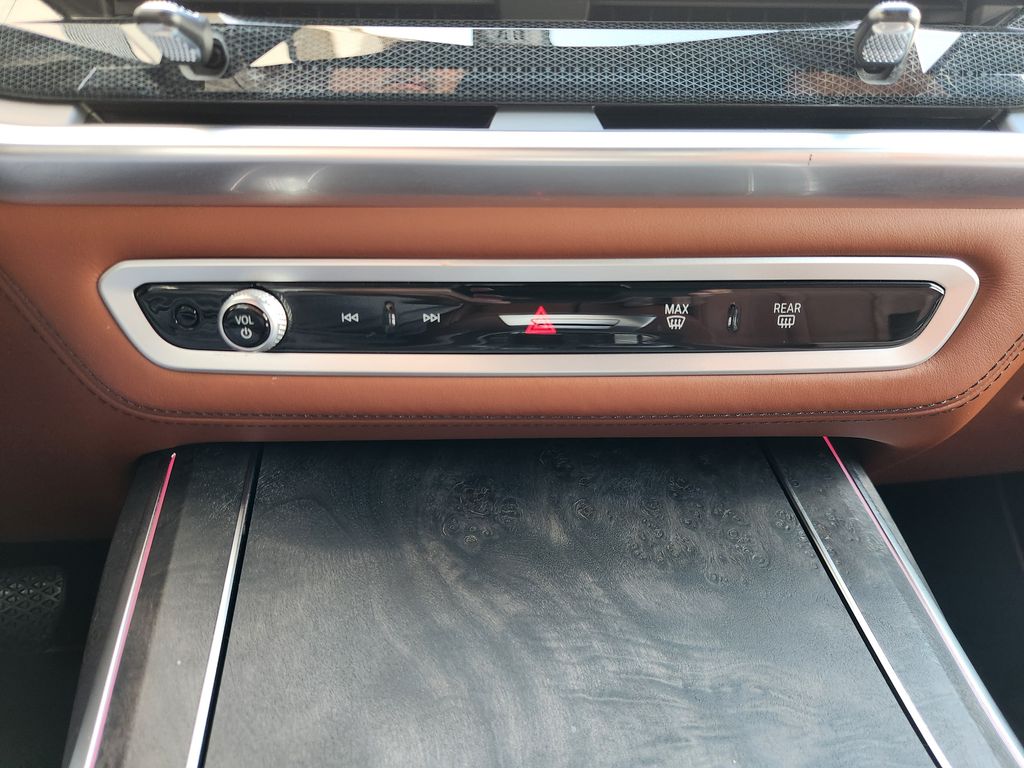 2023 BMW X7 xDrive40i White at Gullo Toyota