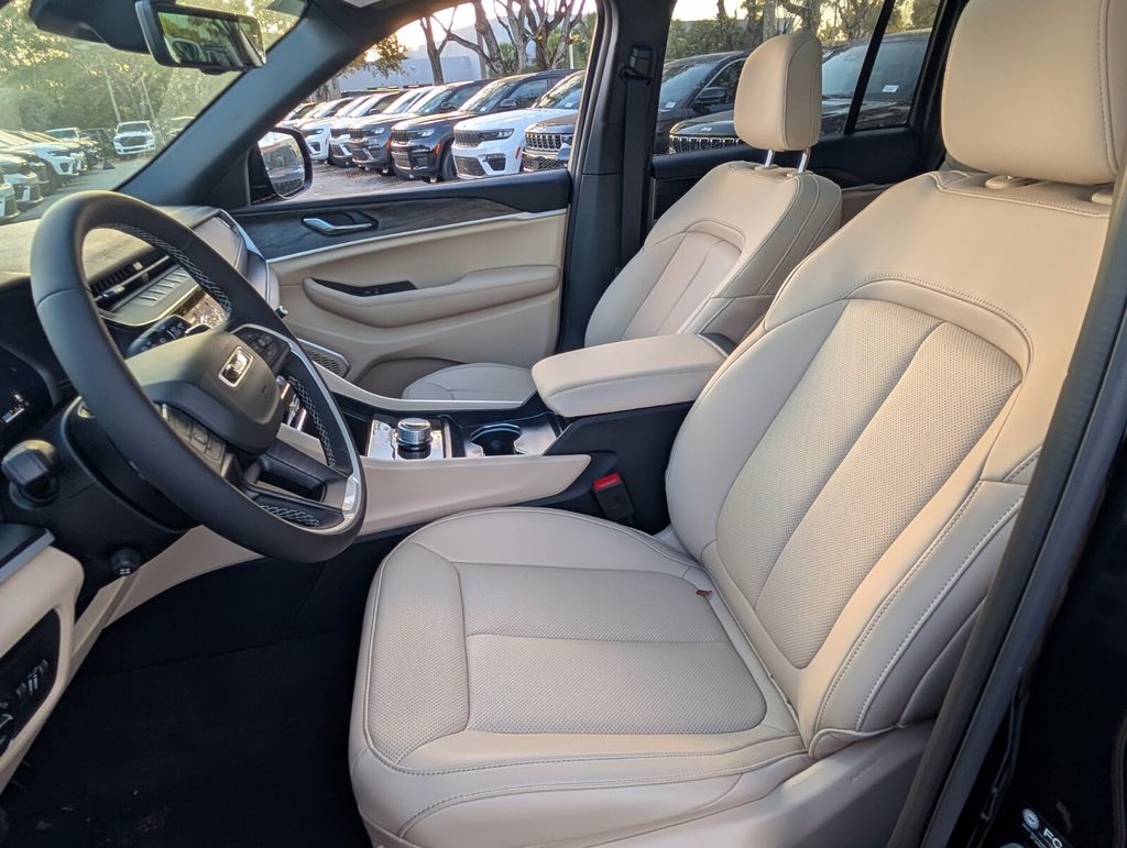 new 2026 Jeep Grand Cherokee car, priced at $48,650