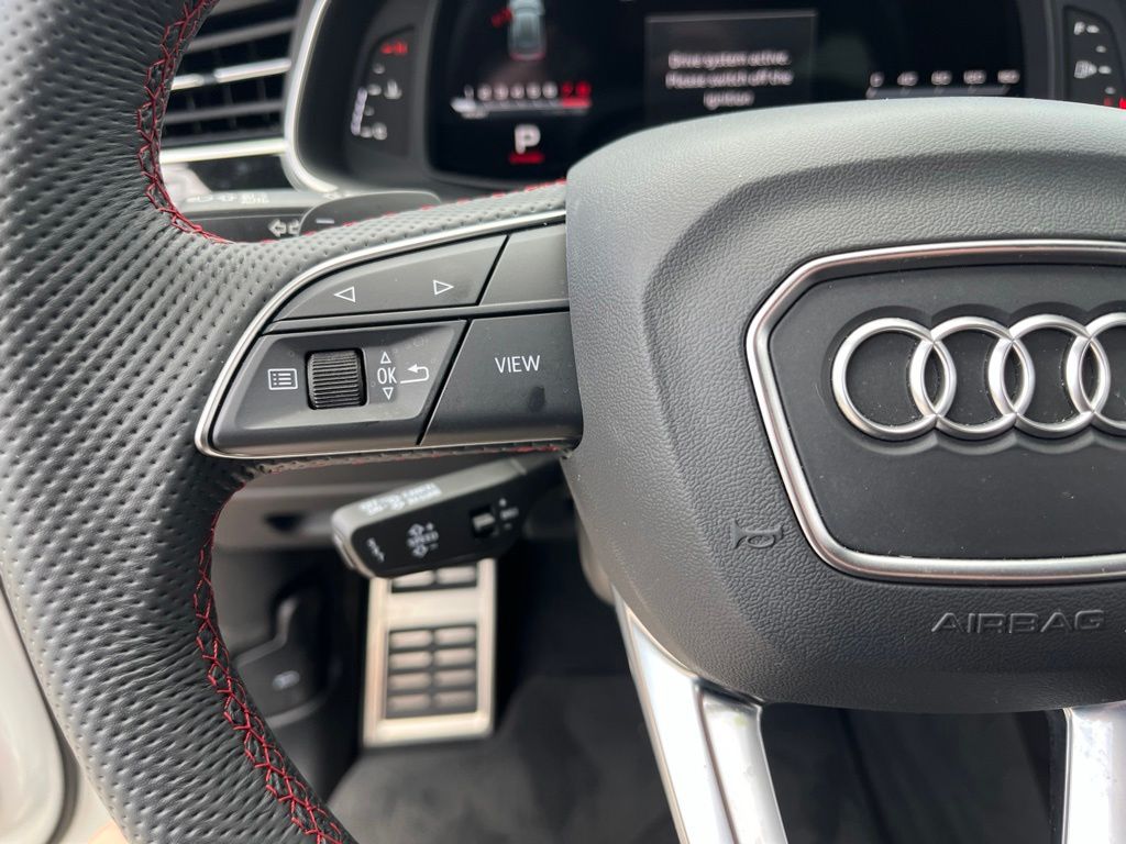 Thumbnail: 2026 Audi Q8 - 21