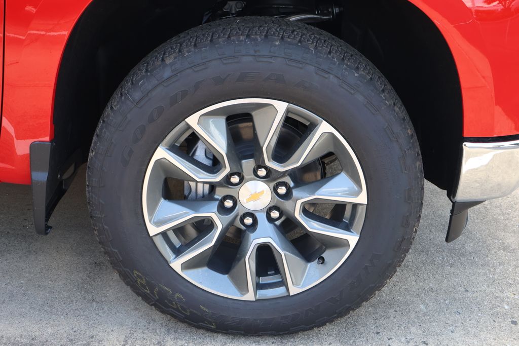 Thumbnail: 2026 Chevrolet Silverado 1500 - 9