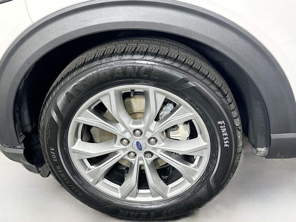 Thumbnail: 2021 Ford Explorer - 31