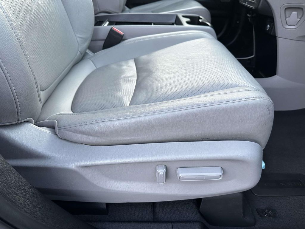 Thumbnail: 2020 Honda Odyssey - 21