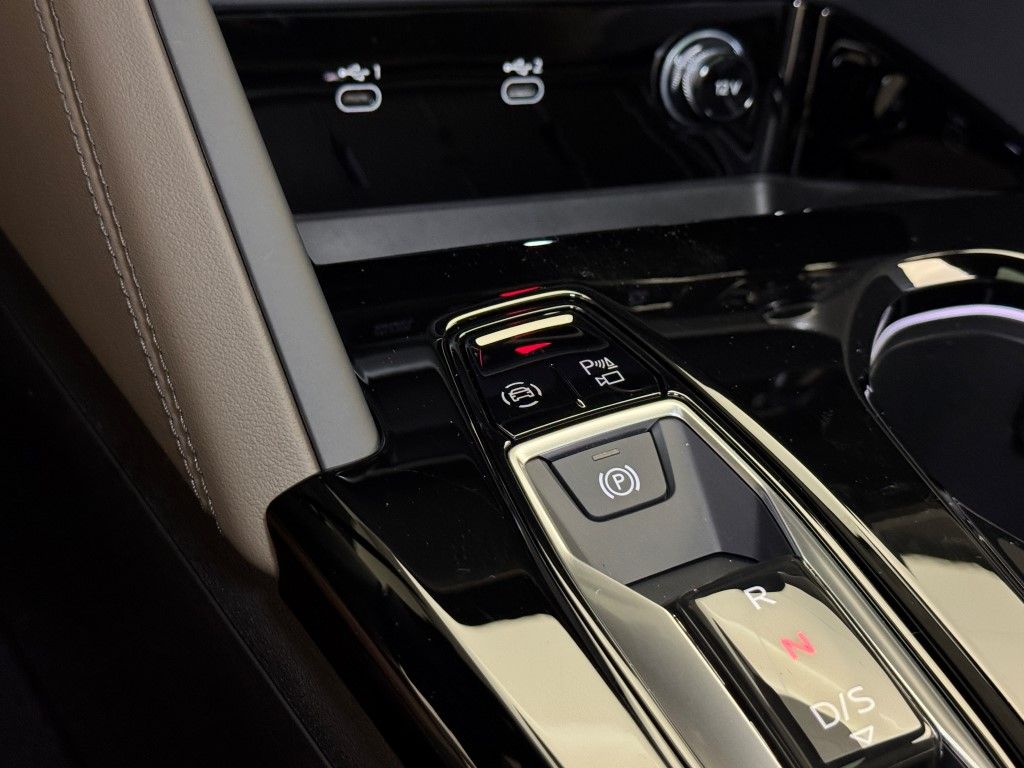 2025 Audi Q5  25