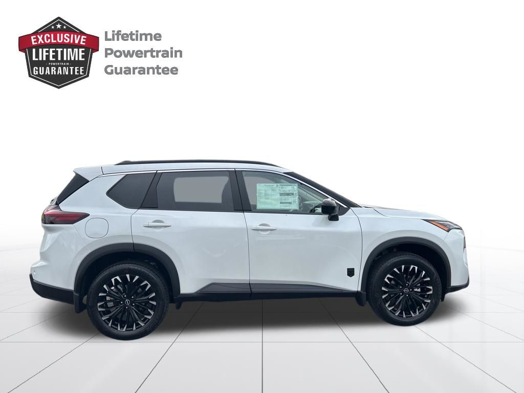 2026 Nissan Rogue Dark Armor - 5