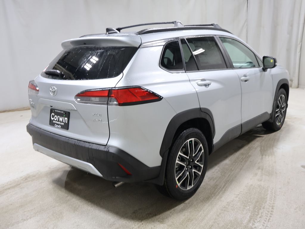 View vehicle photo 7