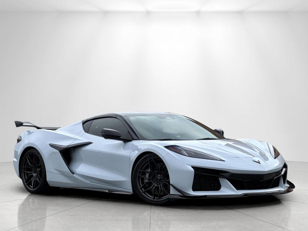 Ceramic Matrix Gray Metallic 2024 Chevrolet Corvette Coupe Rear-Wheel Drive 8-Speed Dual Clutch