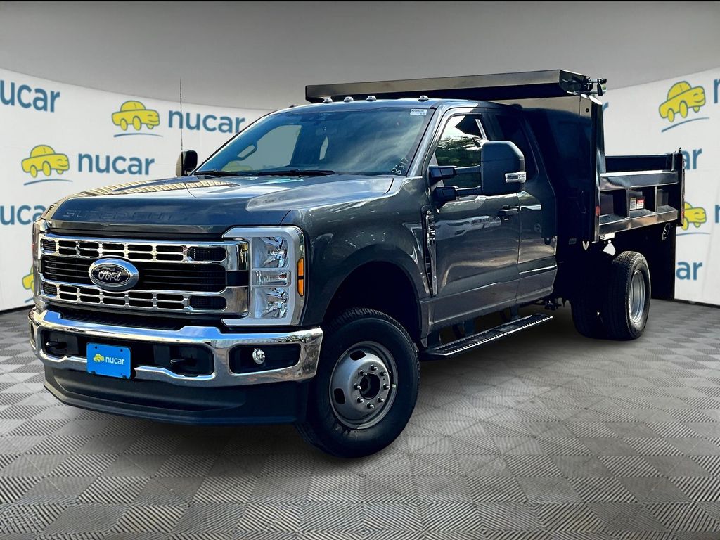 View vehicle photo 3