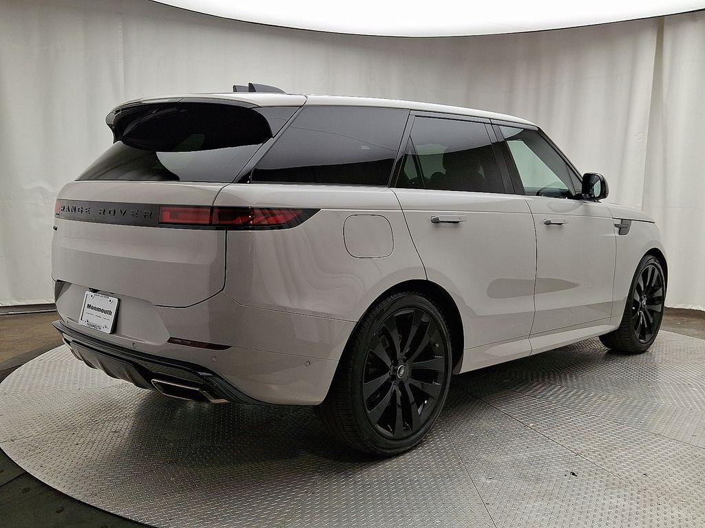 Thumbnail: 2024 Land Rover Range Rover Sport - 4