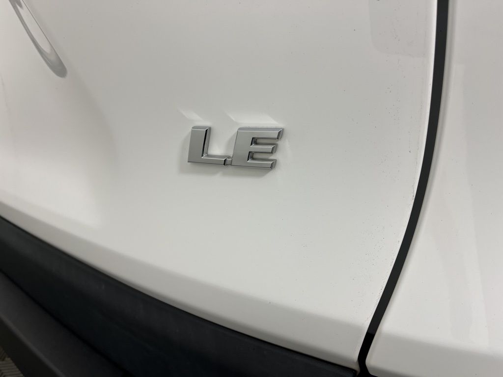 Thumbnail: 2021 Toyota RAV4 - 17