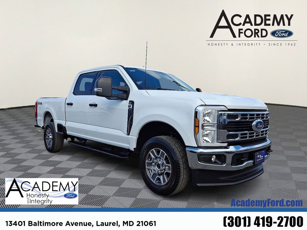 2025 Ford F-250 Super Duty XLT Crew Cab 4WD