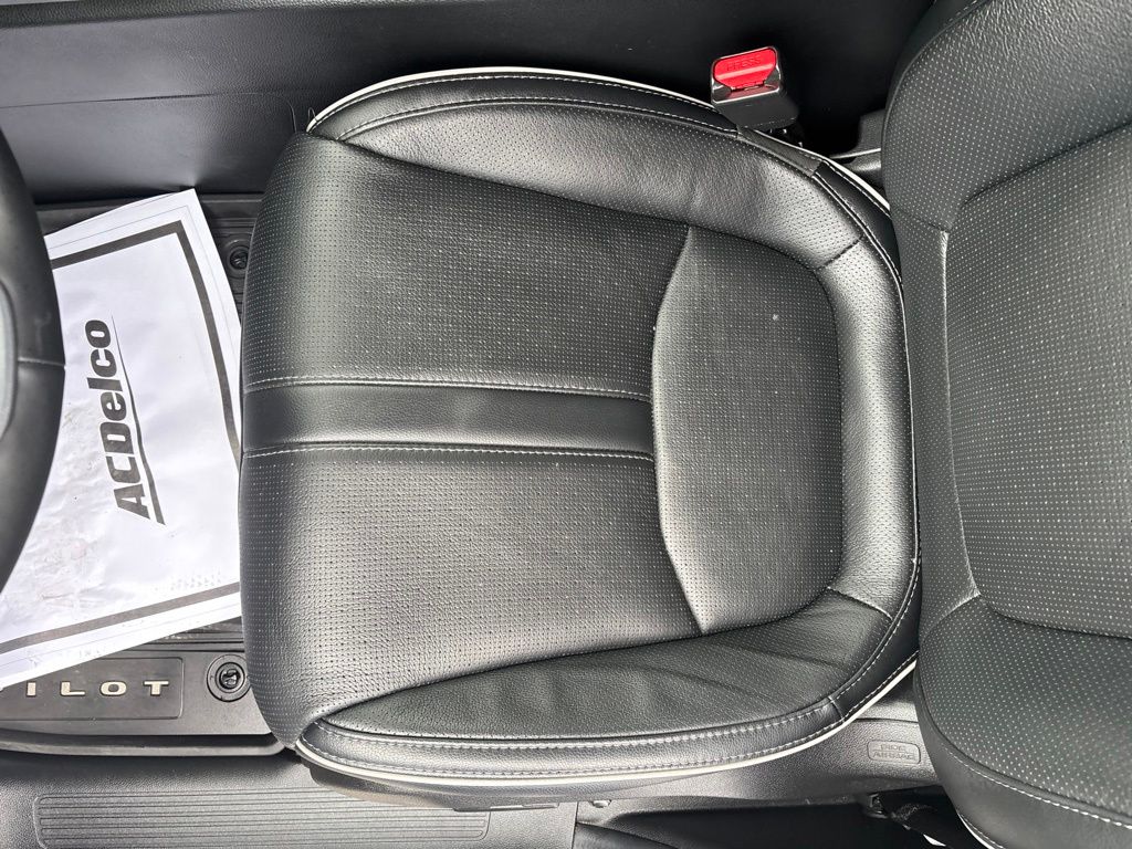 Used 2025 Honda Pilot SUV