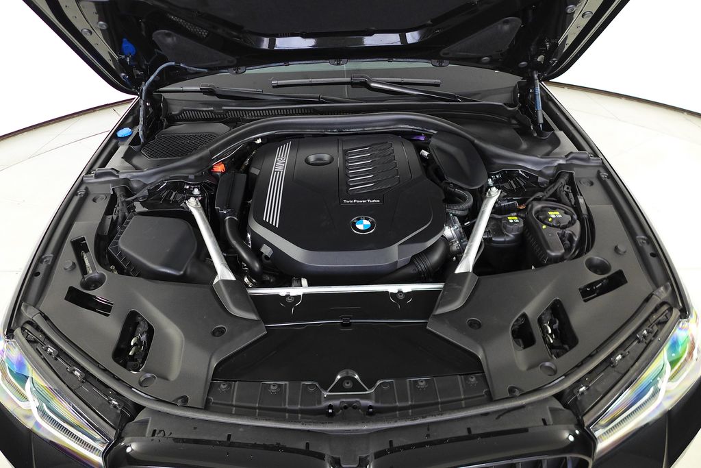 Thumbnail: 2022 BMW 5 Series - 6