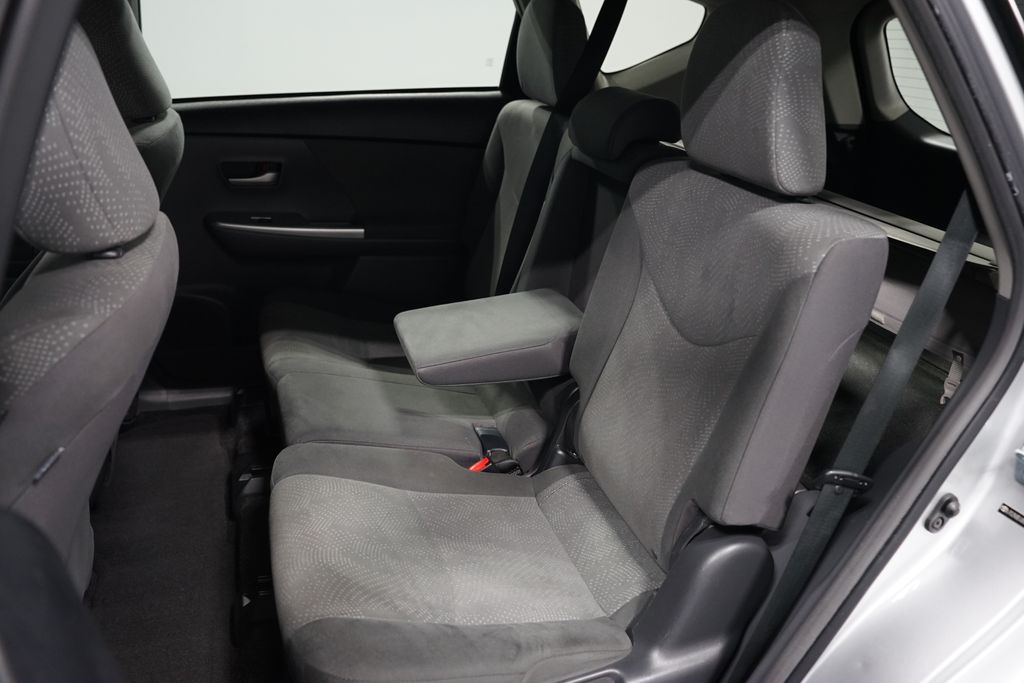 Thumbnail: 2012 Toyota Prius v - 26