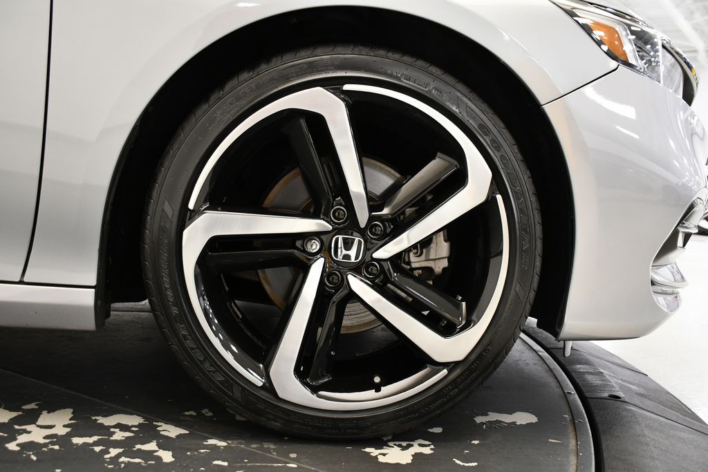 Thumbnail: 2018 Honda Accord - 16