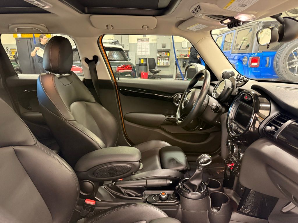 Thumbnail: 2017 MINI Cooper - 30