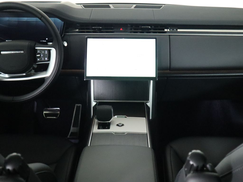 Thumbnail: 2025 Land Rover Range Rover - 15