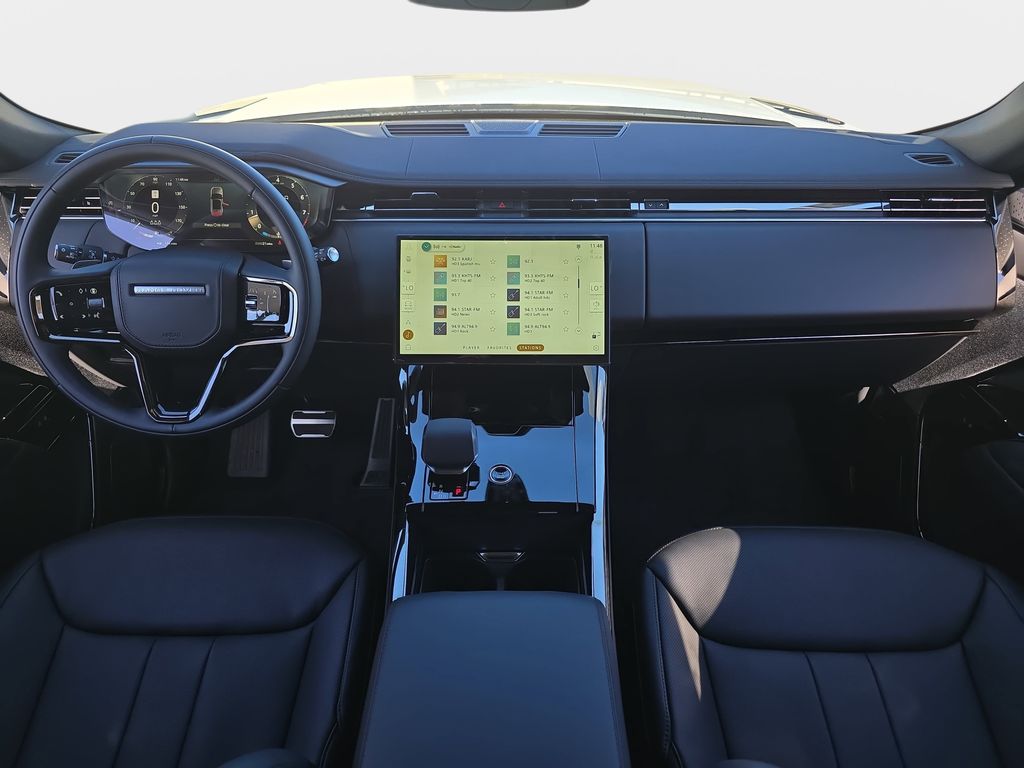 New 2026 White Land Rover Dynamic SE image 9
