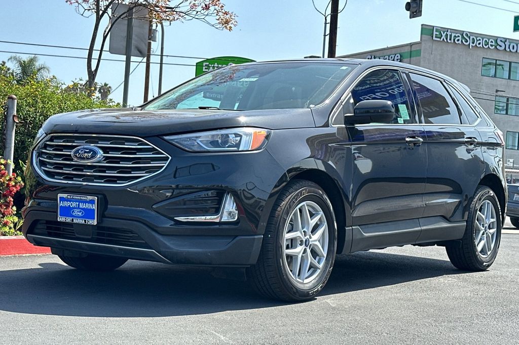 2022 Ford Edge SEL photo