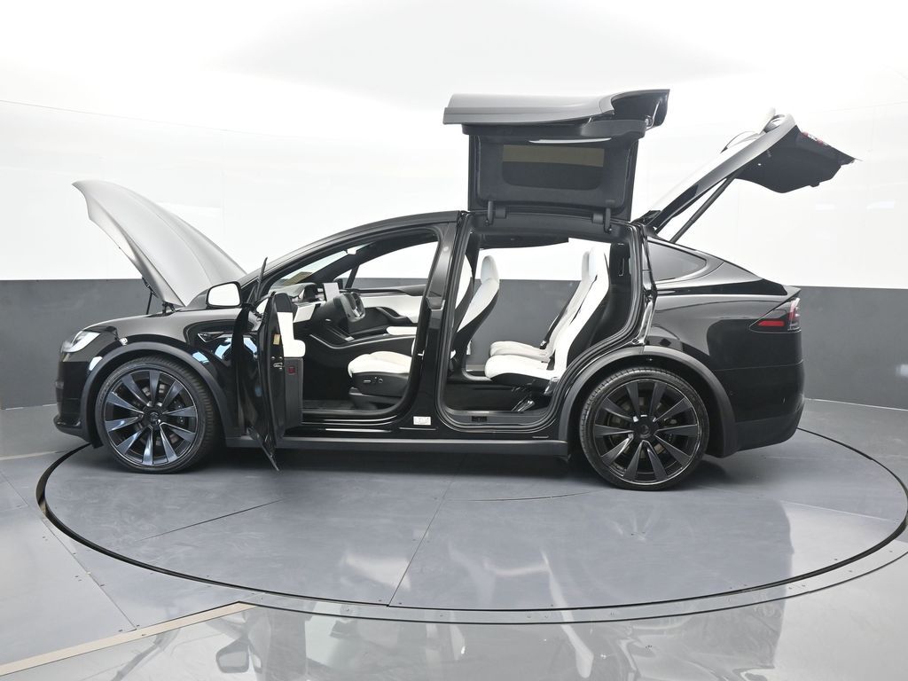 Used 2022 Black Tesla Plaid image 69