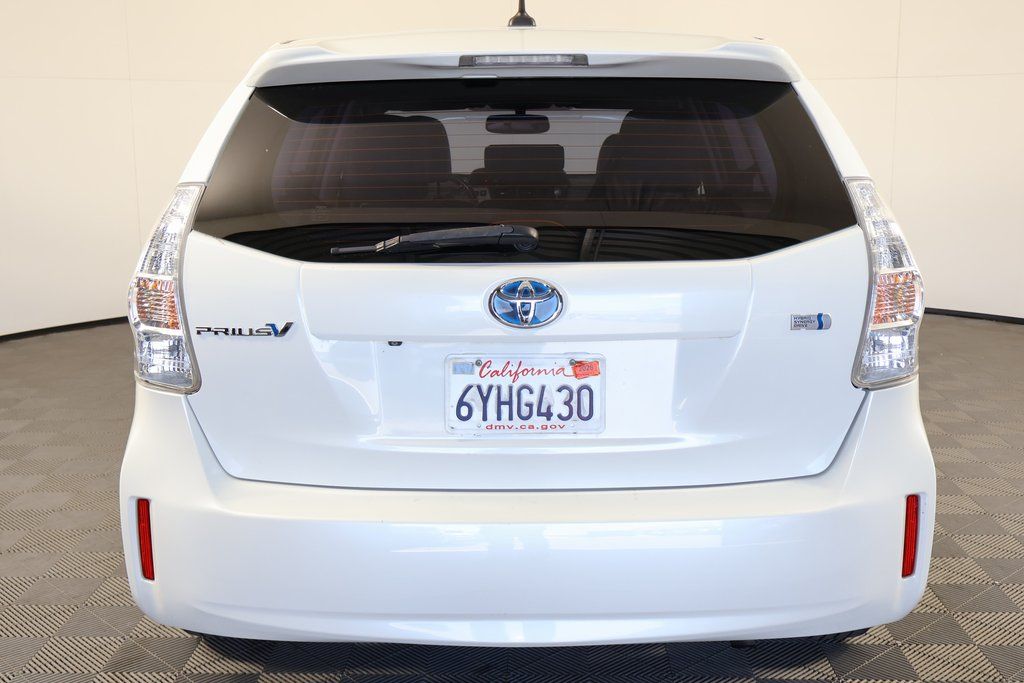 Thumbnail: 2012 Toyota Prius v - 4
