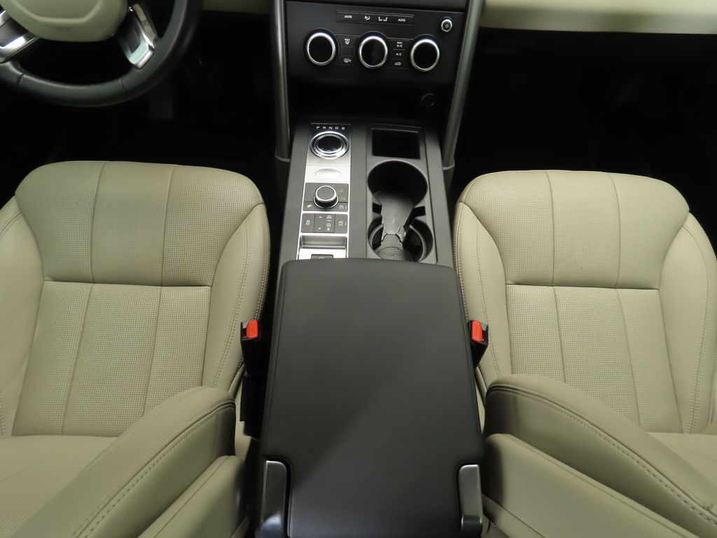 2020 Land Rover Discovery Landmark Edition 17
