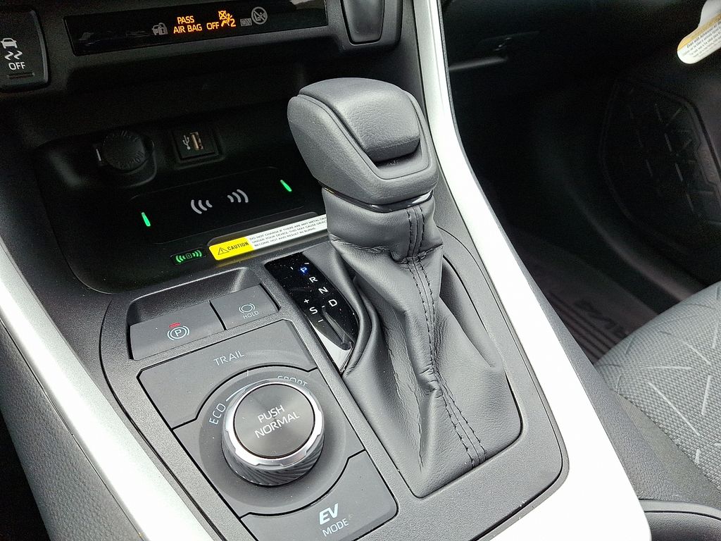 Thumbnail: 2025 Toyota RAV4 - 15