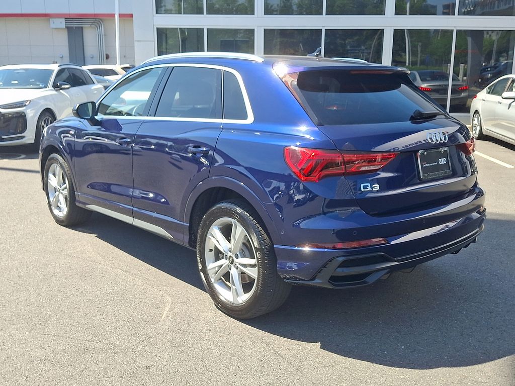 Thumbnail: 2021 Audi Q3 - 6