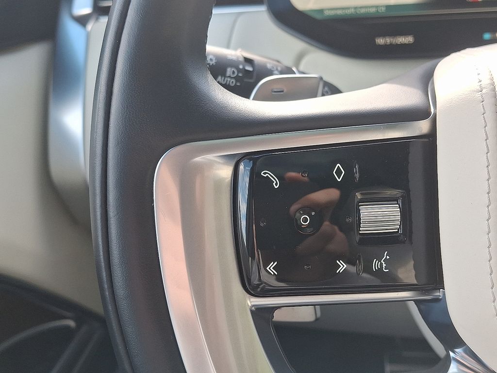 Thumbnail: 2023 Land Rover Range Rover - 21