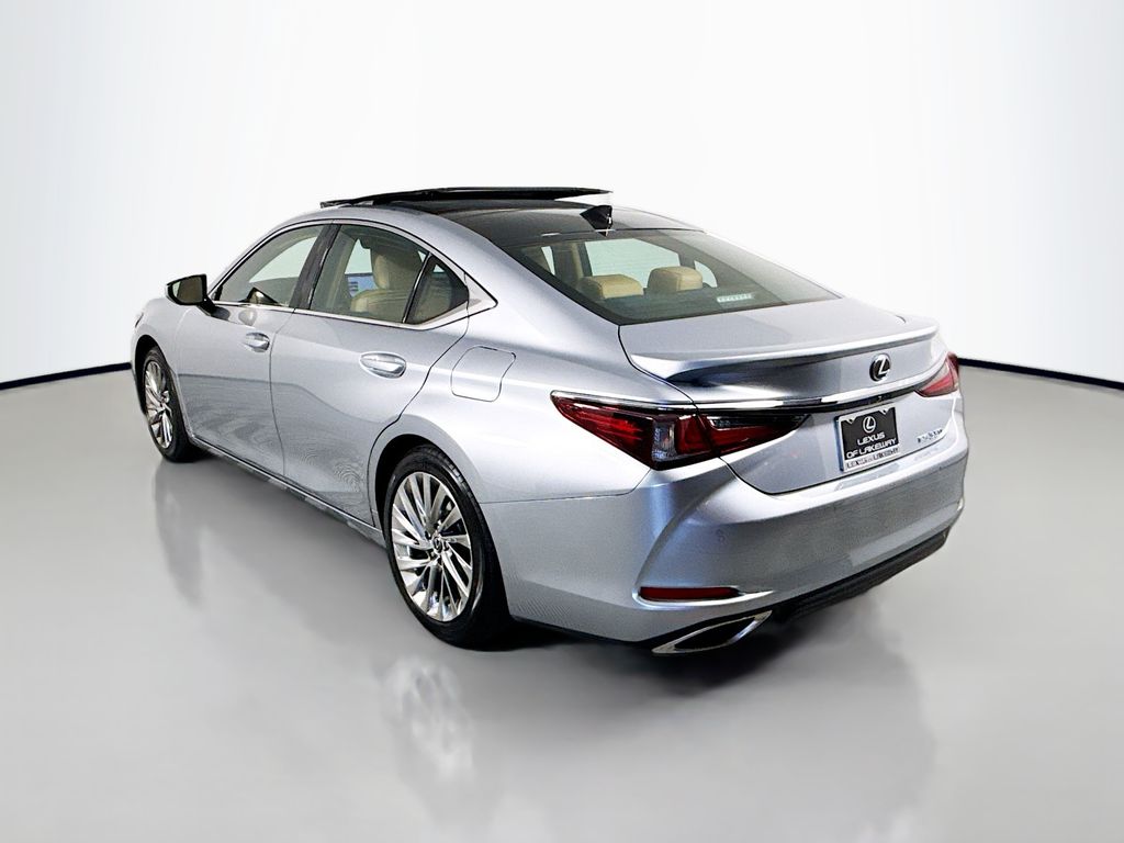 2022 Lexus ES  7
